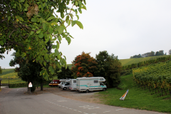 AC-plads midt i byen